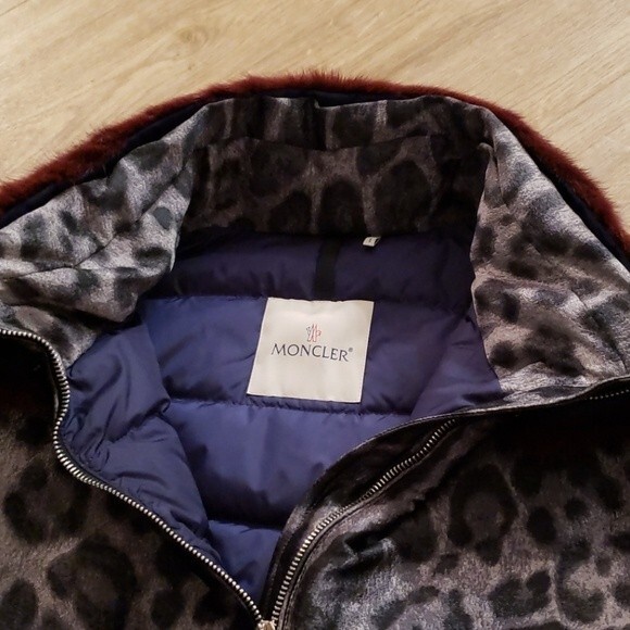 Moncler Blue Silver Leopard Fur Trim Feminine Luxury Down Puffer Size 1~Small - Picture 3 of 6